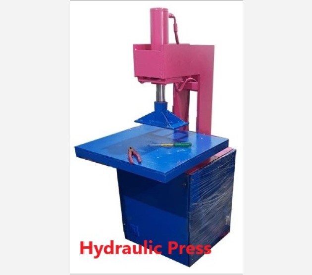 Semi automatic slipper machine